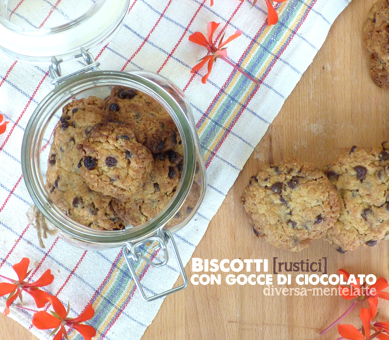 Biscotti con gocce di cioccolato senza burro e senza uova