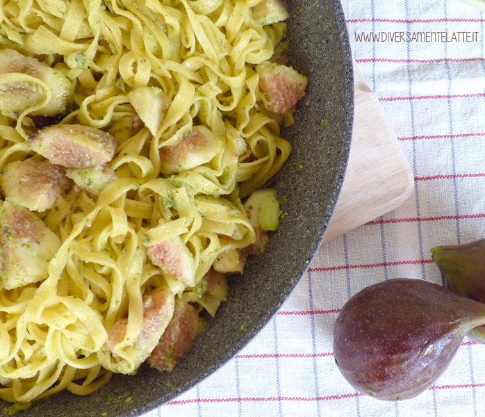 diversamentelatte_tagliatelle-ai-fichi-e-pecorino-con-pesto-di-menta-e-basilico