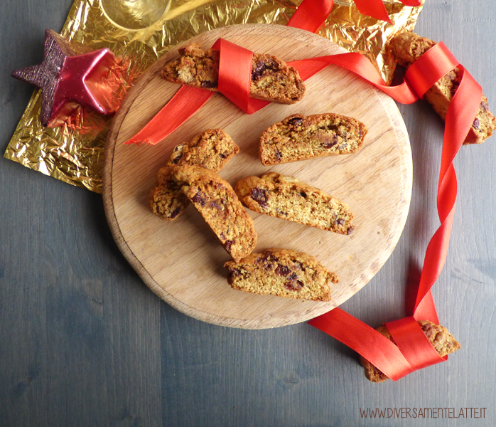 diversamentelatte cantucci all'uvetta e scaglie di cioccolato