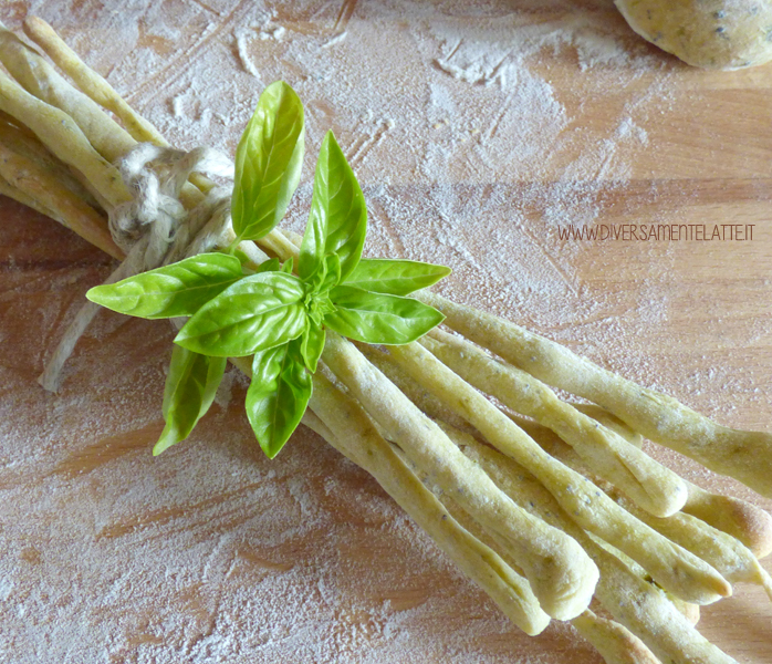 diversamentelatte panini agli asparagi e sesamo nero con pasta madre