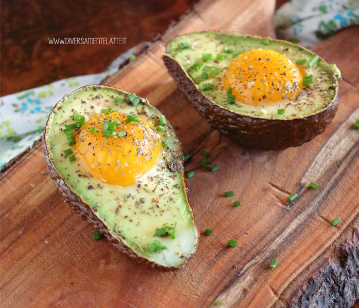 diversamentelatte_avocado al forno con uova