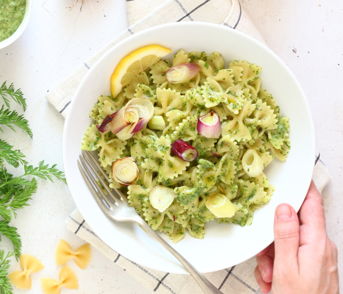 diversamentelatte_farfalle con pesto di foglie di carote