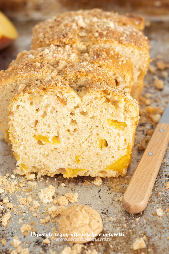 plumcake alle pesche e amaretti