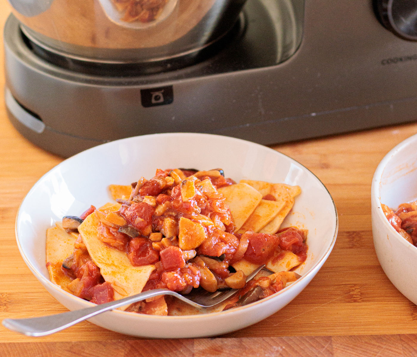 diversamentelatte pasta con sugo di cardoncelli